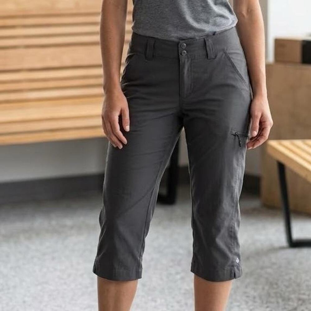 NWT Columbia Palm Peak Capri Pants Womens 8 PFG Cargo Hiking Gray